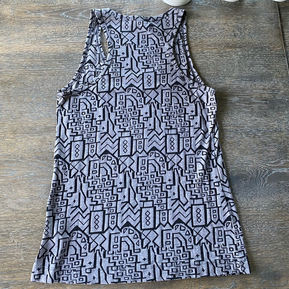 3/$9 Forever 21 gray and black Aztec print tank top medium - Picture 3 of 3